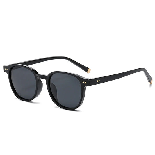 Lunette Soy Amor collection ORION, modèle SPECTRE. Monture noir et lentilles teinté verre noir